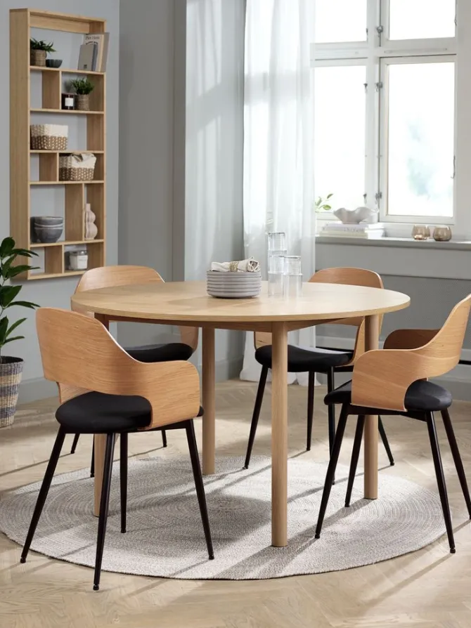 ALSTED Ø120 bord eg + 4 HVIDOVRE stole eg/sort