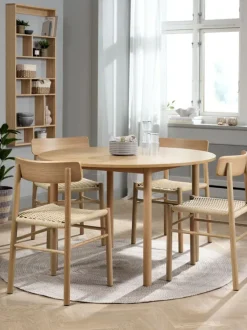 ALSTED Ø120 bord eg + 4 ISLEV stole u/armlæn eg