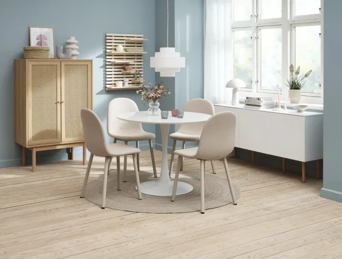 RINGSTED Ø100 bord hvid + 4 EJSTRUP stole beige