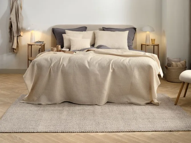 Sengetæppe KORNBLOMST 160x220 beige