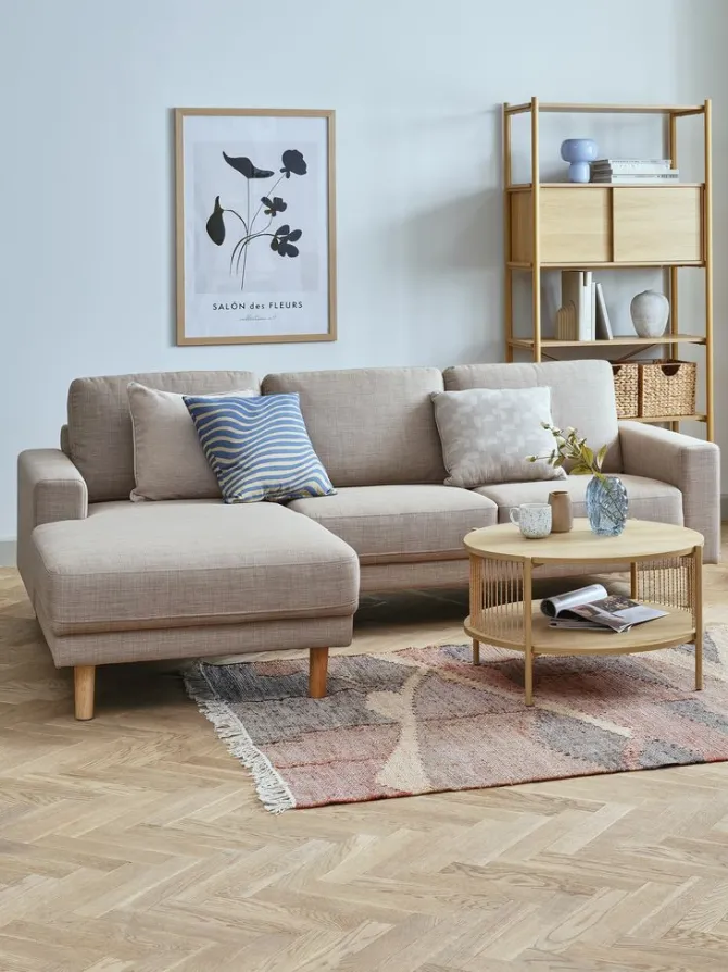 Sofa EGENSE chaiselong sandfarvet stof/egefarve
