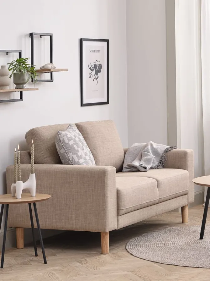 Sofa EGENSE 2-pers. sandfarvet stof/egefarve