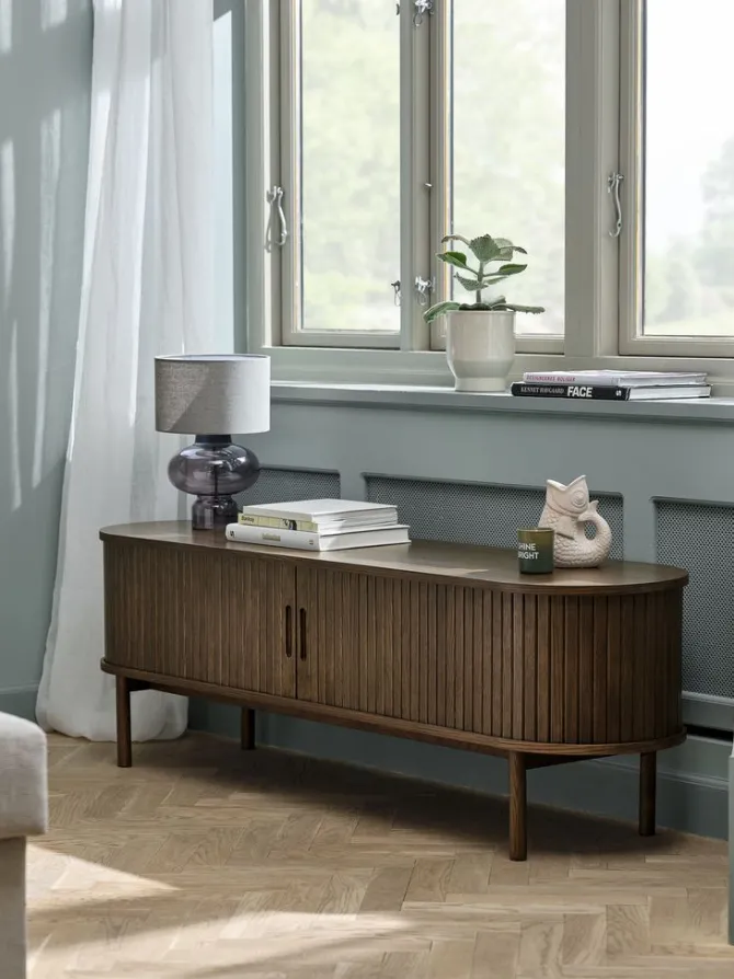 TV-bænk LYNGVIG 160cm 2 jalousilåger mørk eg